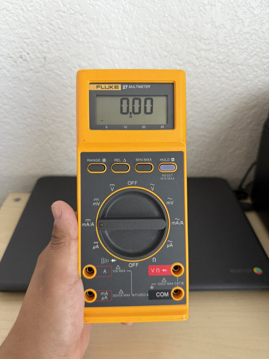FLUKE 27 MULTIMETER WITH CASE AND LEADS