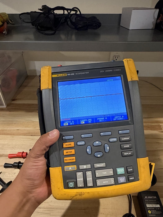 FLUKE 190-202 SCOPEMETER 2.5GS/S 2CHANNEL 200MHZ OSCILLOSCOPE TESTED