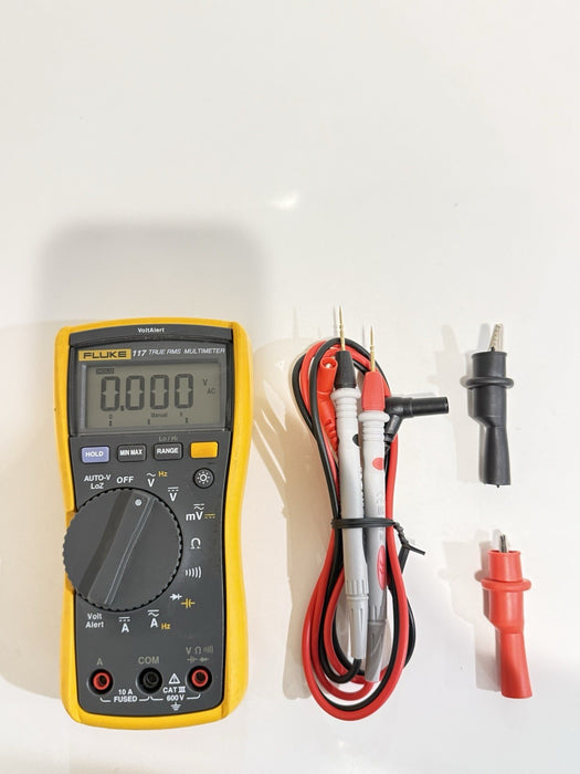 FLUKE 117 TRUE RMS MULTIMETER W/LEADS & CLIPS (TESTED) SHIPS FAST