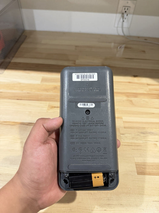 FLUKE 87V TRUE RMS MULTIMETER (PARTS ONLY) FOR PARTS - SHIPS FAST