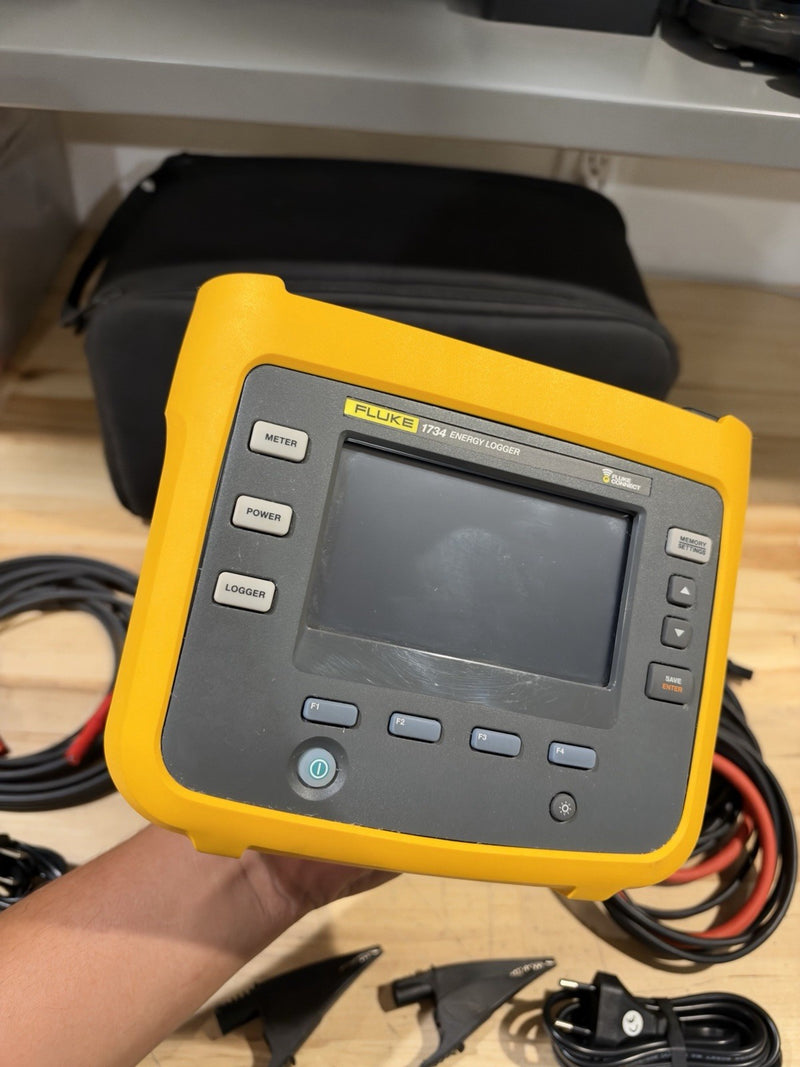 FLUKE 1734 ENERGY LOGGER KIT W/ ACCESSORIES (FREE SHIPPING)