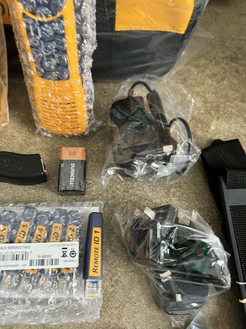 FLUKE NETWORKS LIQ-KIT LINKIQ TESTER & INTELLITONE PRO 200 CABLE NETWORK TESTER