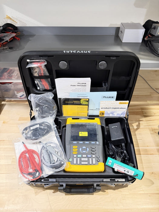 FLUKE 199C 200MHZ 2.5GS/S SCOPEMETER COLOR WITH ACCESSORIES