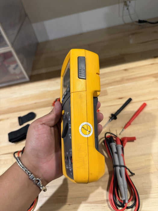 FLUKE 233 REMOTE DISPLAY AUTOMOTIVE DIGITAL  MULTIMETER (TESTED) FREE SHIPPING