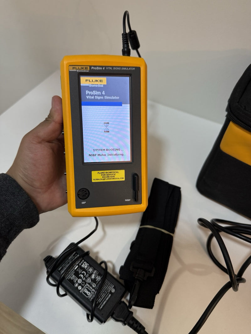 FLUKE BIOMEDICAL PROSIM 4 & SPOT LIGHT KIT WITH BAG & CHARGER TESTED