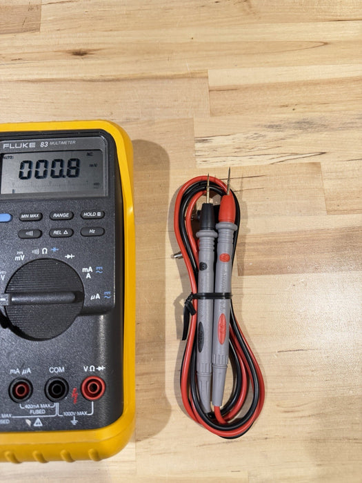 FLUKE 83 MULTIMETER W/ LEADS & CLIPS (TESTED) SHIPS FAST