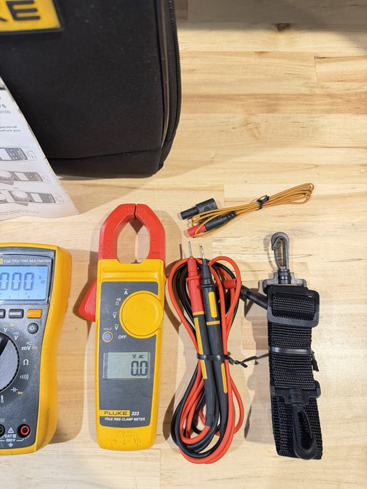 FLUKE 116/323 HVAC MULTIMETER COMBO KIT WITH ACCESSORIES TESTED