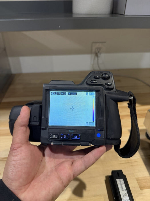 FLIR T440 THERMAL IMAGING CAMERA W/ CHARGER & BATTERY (TESTED) FREE SHIPPING