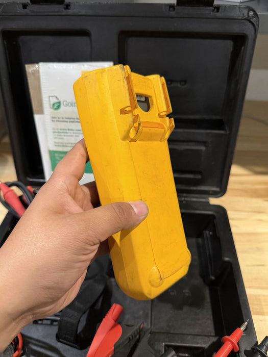 FLUKE 1587 FC INSULATION MULTIMETER WITH LEADS & CASE TESTED