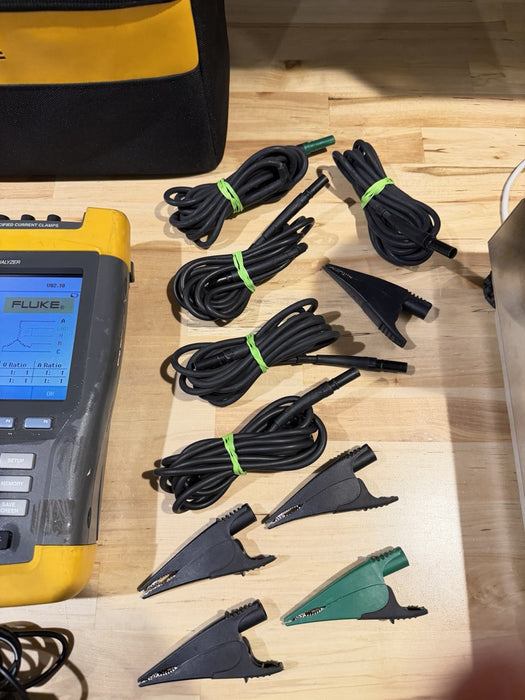 FLUKE 434 POWER QUALITY ANALYZER W/ACCESSORIES& CHARGER - SHIPS FREE (TESTED)