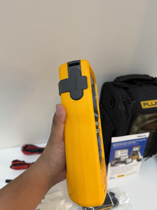 FLUKE 754 DOCUMENTING PROCESS CALIBRATOR WITH ACCESSORIES NEW