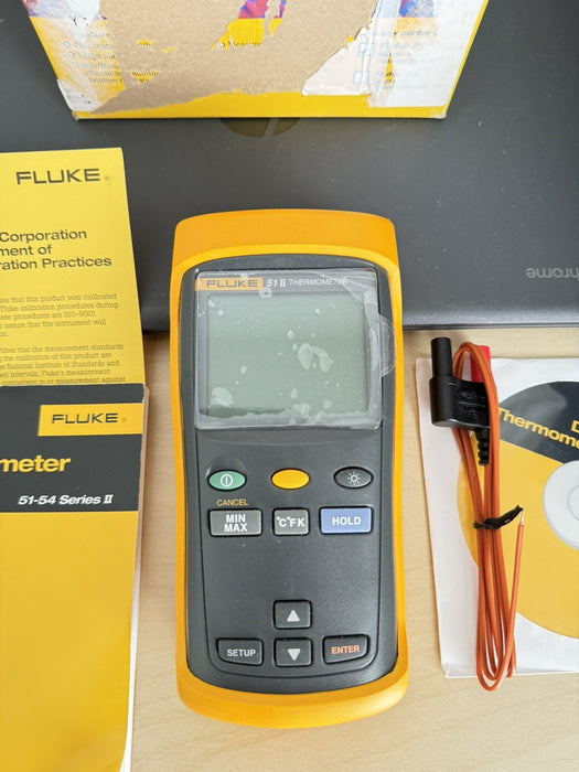 FLUKE 51 II THERMOCOUPLE THERMOMETER WITH PROBE DAMAGED BOX NEW