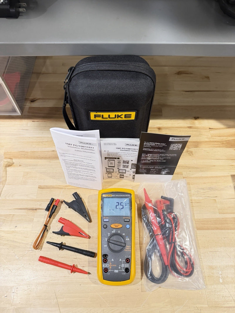 FLUKE 1577 INSULATION MULTIMETER W/ LEADS & CASE TESTED SHIPS FAST NEW