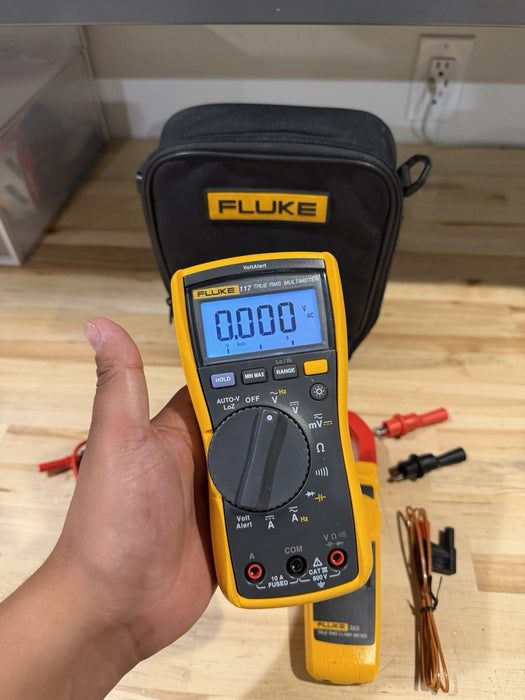 FLUKE 117/323 HVAC MULTIMETER COMBO KIT W/ ACCESSORIES (TESTED) SHIPS FAST
