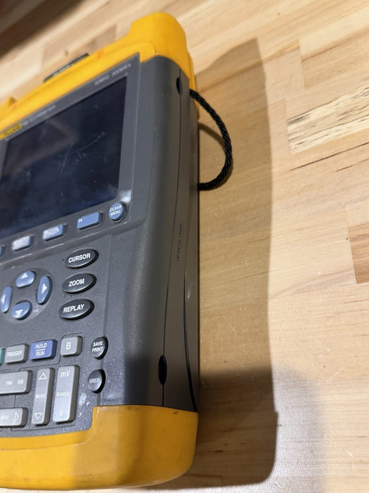 FLUKE 192 SCOPEMETER (PARTS ONLY) DOESN’T WORK - SHIPS FAST