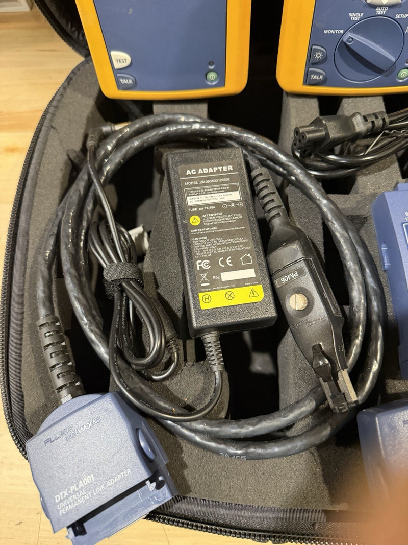 FLUKE DTX-1200 CABLE ANALYZER KIT W ACCESSORIES & MODULES (TESTED) SHIPS FREE