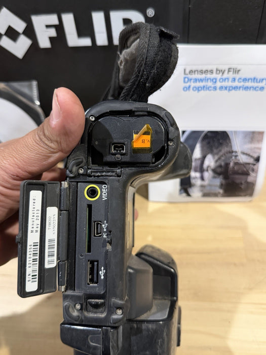 FLIR T440 THERMAL IMAGING CAMERA W/ CHARGER & BATTERY (TESTED)FREE SHIPPING READ