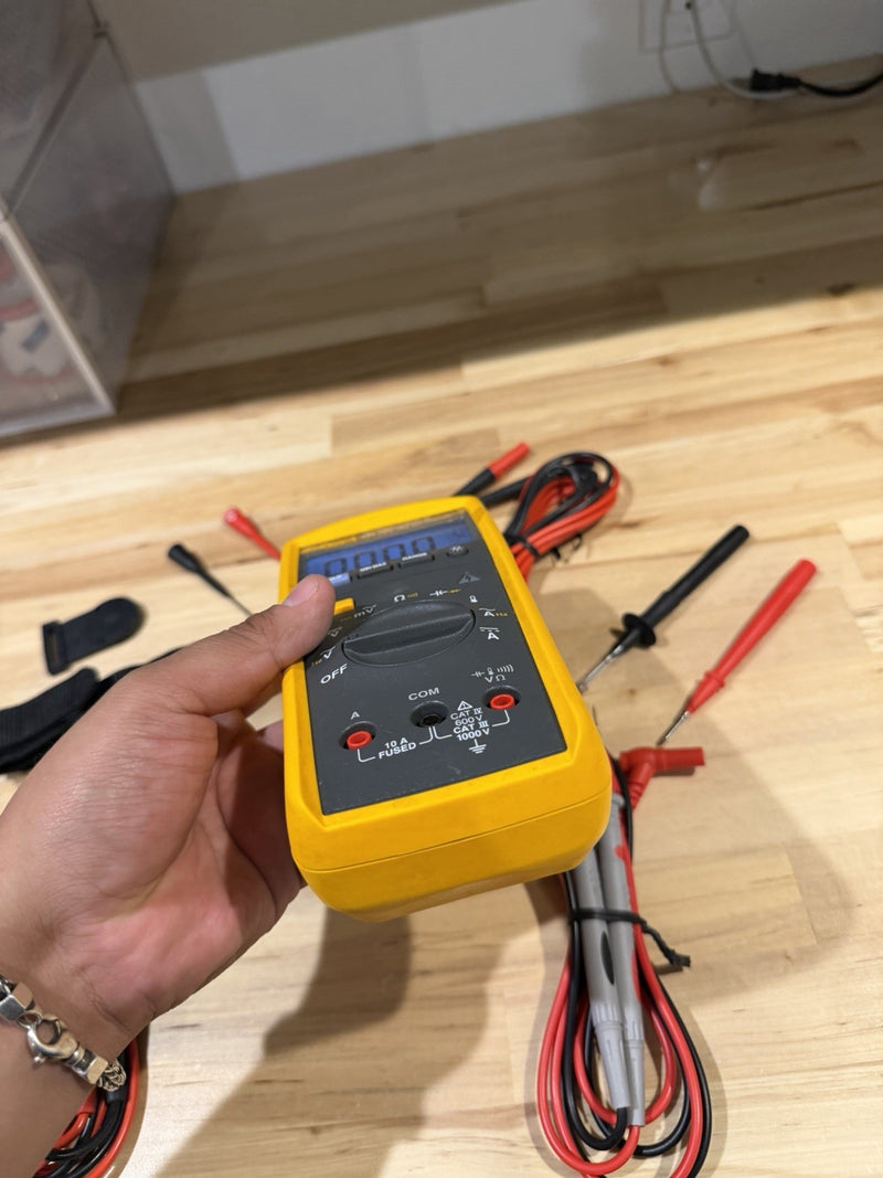 FLUKE 233 REMOTE DISPLAY AUTOMOTIVE DIGITAL MULTIMETER KIT