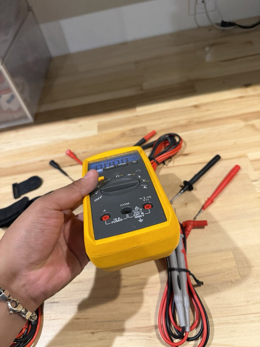 FLUKE 233 REMOTE DISPLAY AUTOMOTIVE DIGITAL MULTIMETER KIT