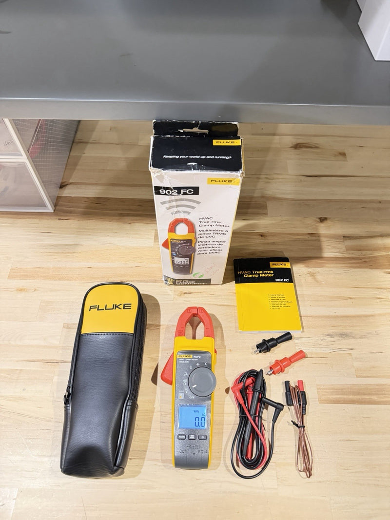 FLUKE 902 FC TRUE RMS HVAC CLAMP METER WITH CASE & LEADS