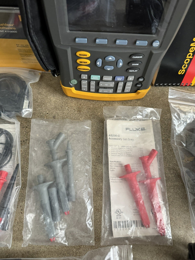 FLUKE 199 SCOPEMETER OSCILLOSCOPE 200MHZ 2.5GS/S WITH VARIOUS LEADS AND PROBES