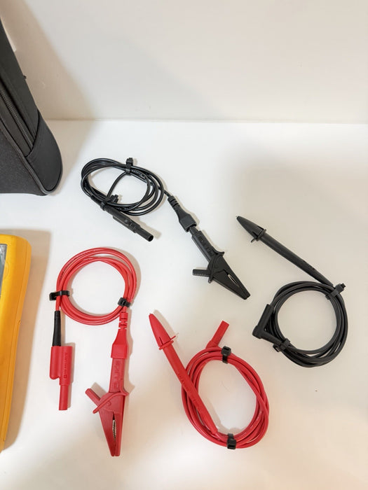 FLUKE 724 TEMPERATURE CALIBRATOR METER W/ LEADS & ACCESSORIES (TESTED)SHIPS FAST