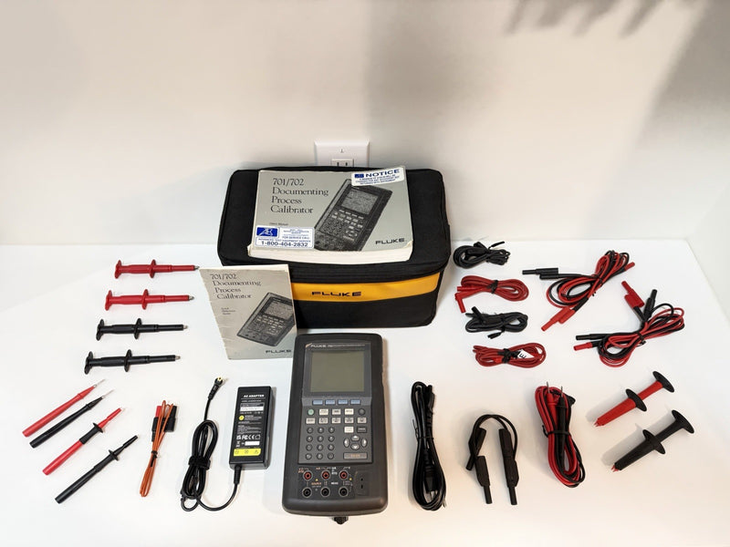 FLUKE 702 DOCUMENTING PROCESS CALIBRATOR WITH ACCESSORIES TESTED