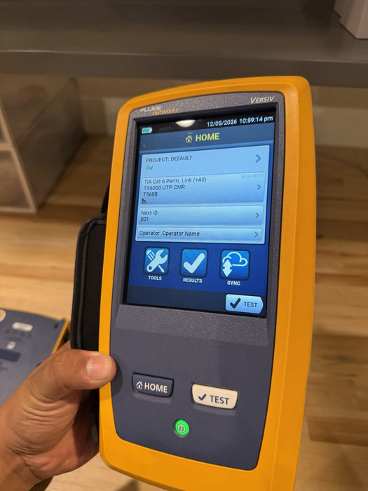 FLUKE NETWORKS VERSIV MAINFRAME & REMOTE WITH CHARGER