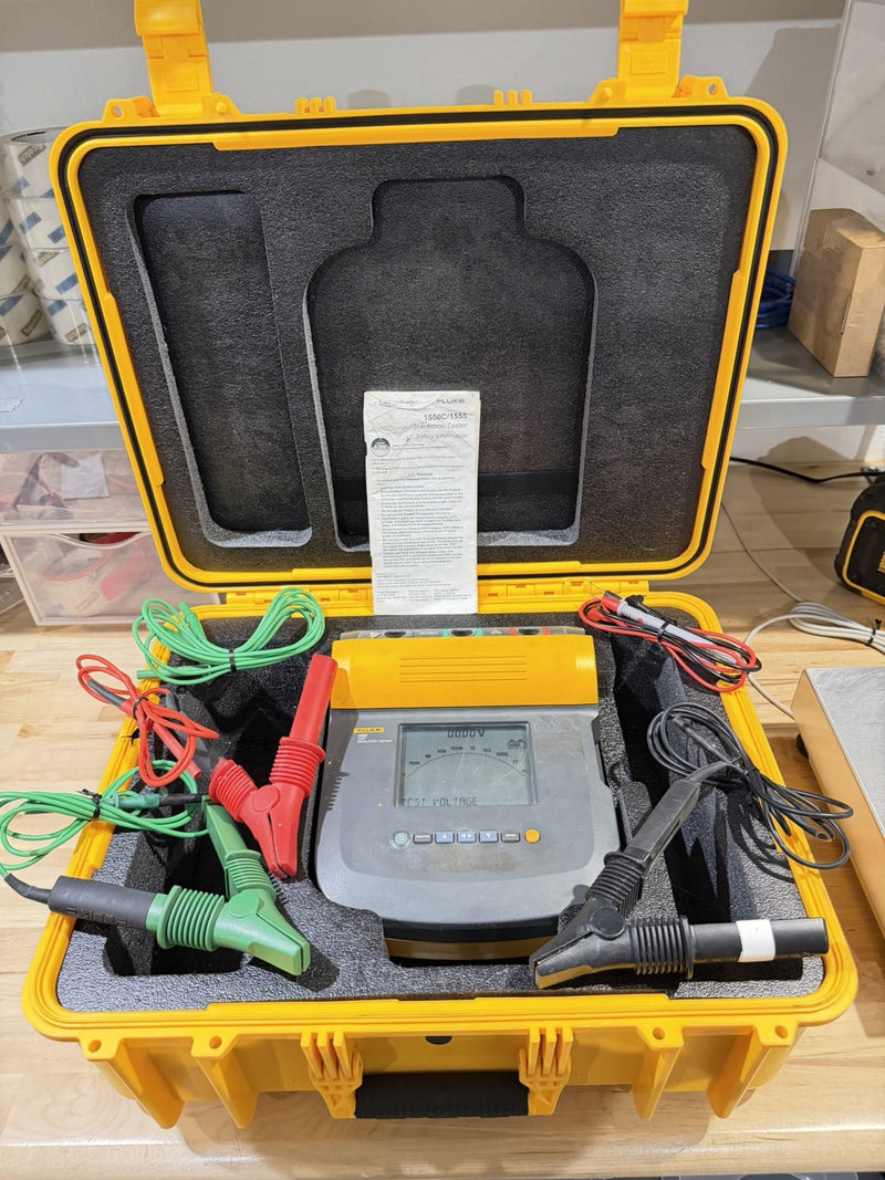 FLUKE 1555 10KV INSULATION TESTER WITH ACCESSORIES TESTED