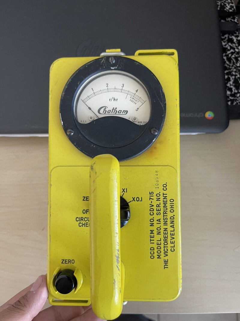 VICTOREEN INSTRUMENT COMPANY CDV-715 GEIGER COUNTER CIVIL DEFENSE RADIATION
