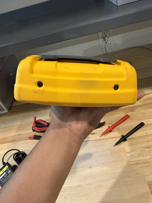 FLUKE 190-204 SCOPEMETER 4CH 200MHZ 2.5GS/S W LEADS & ACCESSORIES (TESTED)