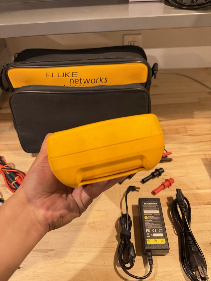 FLUKE 753 DOCUMENTING PROCESS CALIBRATOR WITH ACCESSORIES TESTED