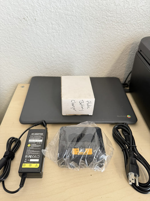 FLUKE BC7217 BATTERY CHARGER FOR BP72XX FLUKE 744, 743B, 741B, 702, 701