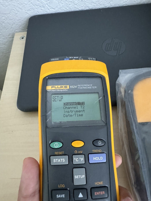 FLUKE HART SCIENTIFIC 1524 DUAL CHANNEL REFERENCE THERMOMETER