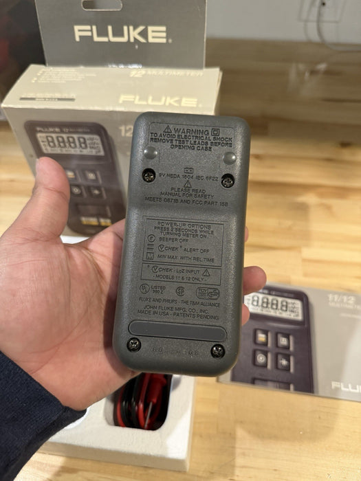 FLUKE 12 DIGITAL MULTIMETER (NEW FACTORY SEALED) SHIPS FAST (RARE)