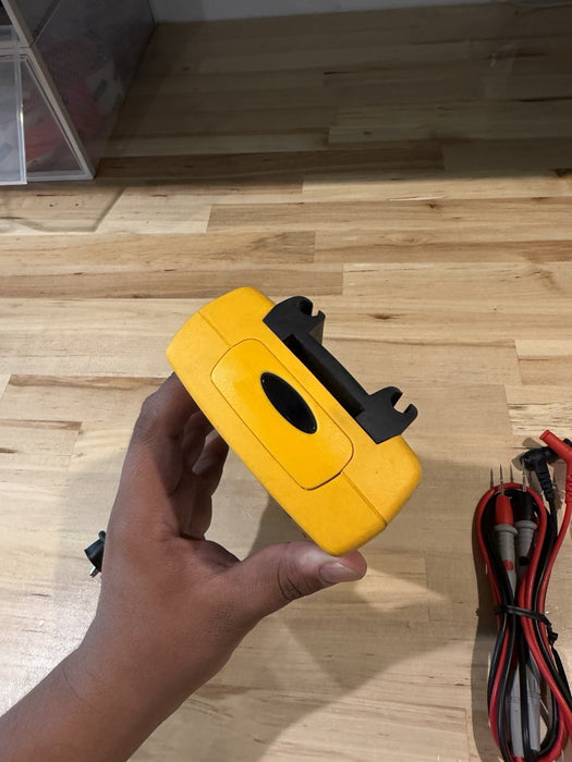 FLUKE 789 PROCESSMETER W/ LEADS & CLIPS (TESTED) SHIPS FAST