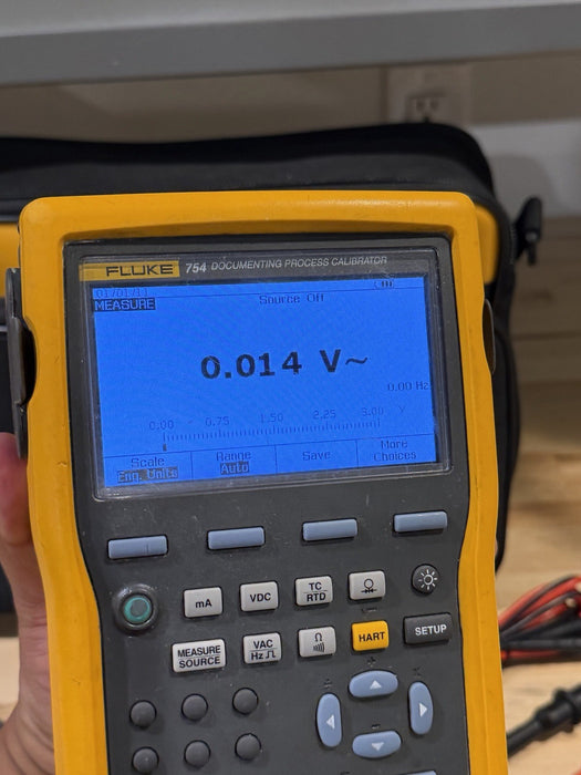 FLUKE 754 DOCUMENTING PROCESS CALIBRATOR WITH ACCESSORIES TESTED