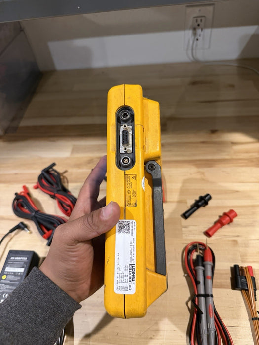 FLUKE 744 DOCUMENTING PRCESS CALIBRATOR W/ LEADS & CHARGER (CALIBRATED 2025)