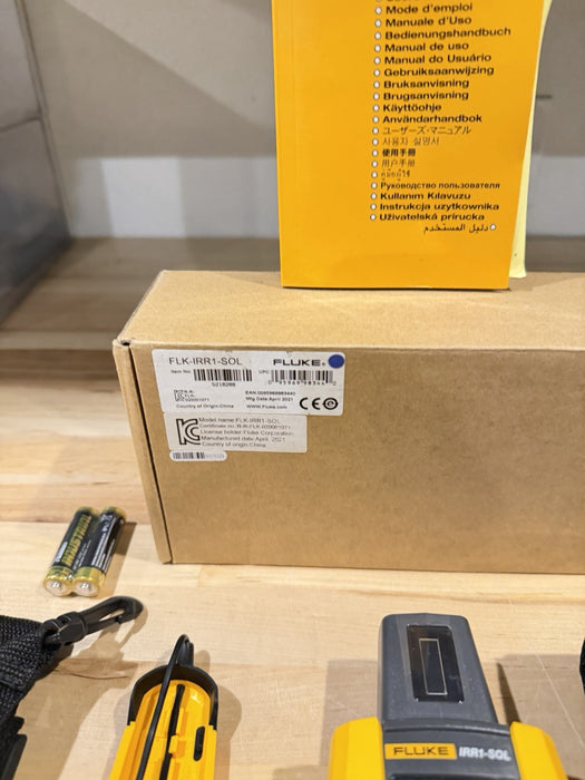 FLUKE IRR1-SOL IRRADIANCE METER KIT (NEW FACTORY SEALED) SHIPS FAST