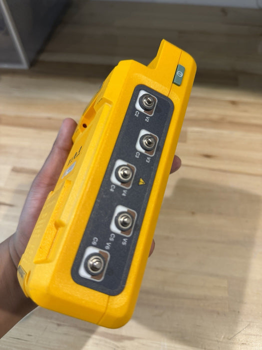 FLUKE PROSIM 4 VITAL SIGNS SIMULATOR (NO BATTERY) READ DESCRIPTION / FOR PARTS