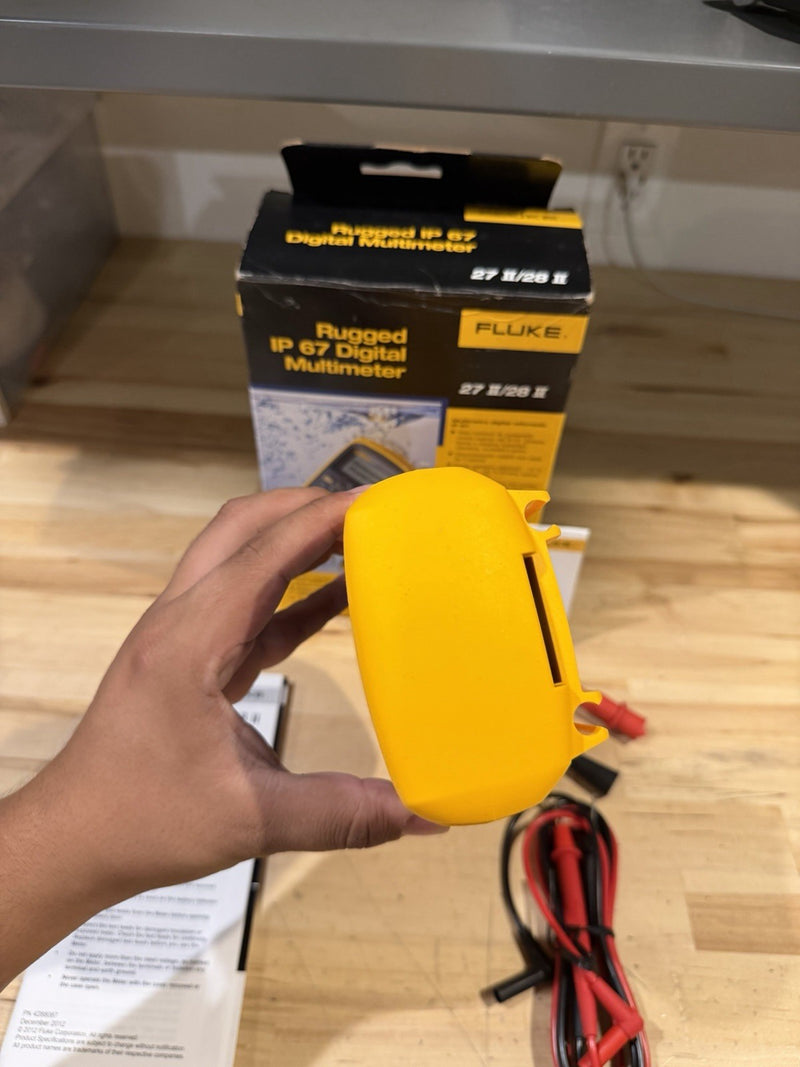 FLUKE 27 II TRUE RMS MULTIMETER CALIBRATED -SHIPS FAST (NEW SEALED)