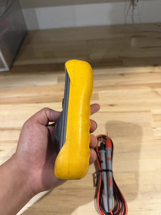 FLUKE 705 LOOP CALIBRATOR W/ LEADS & CLIPS - FREE SHIPPING