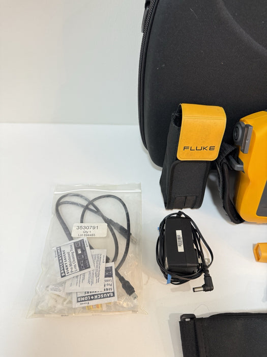 FLUKE 810 VIBRATION TESTER WITH TACHOMETER & TRIAXIAL ACCELEROMETER & CASE TESTED