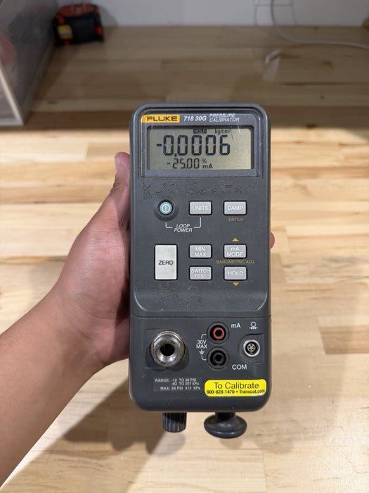 FLUKE 718 30G PRESSURE CALIBRATOR TESTED