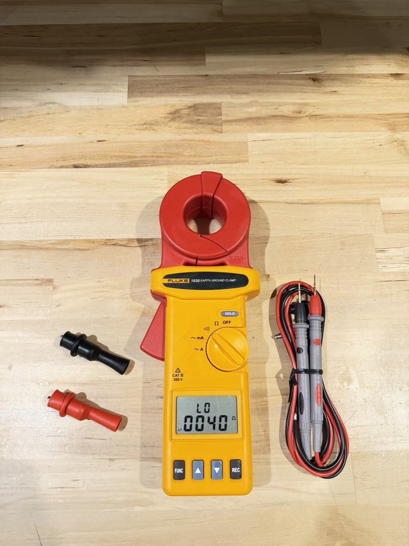 FLUKE 1630 EARTH GROUND CLAMP WITH LEADS PERFECT CONDITION