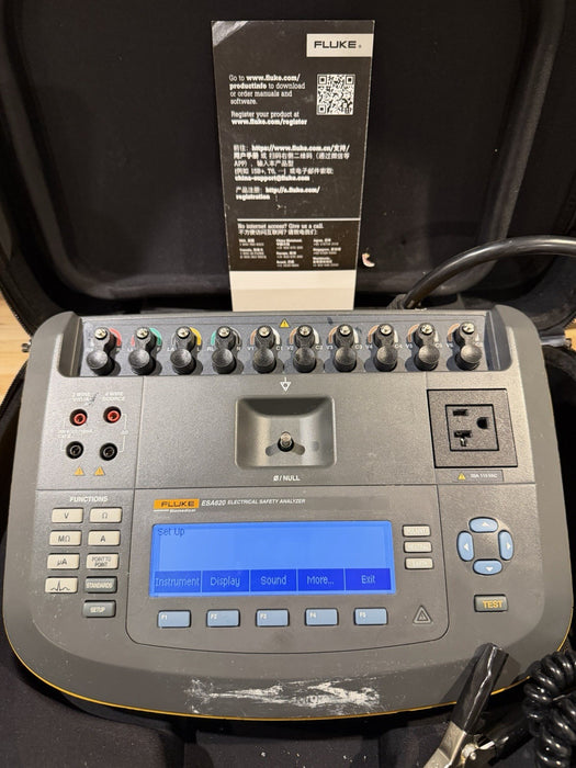 FLUKE ESA620 BIOMEDICAL ELECTRICAL SAFETY ANALYZER W/ CASE & CHARGER /SHIPS FAST