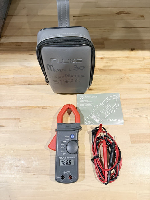 FLUKE 30 CLAMP METER W/ LEADS & CLIPS - SHIPS FAST