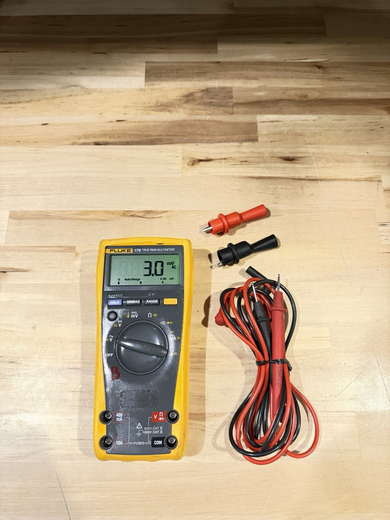 FLUKE 179 MULTIMETER WITH LEADS & CLIPS