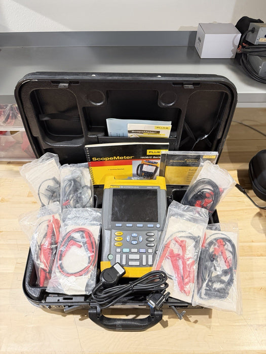 FLIKE 199C 200MHZ 2.5GS/s SCOPEMETER COLOR WITH ACCESSORIES