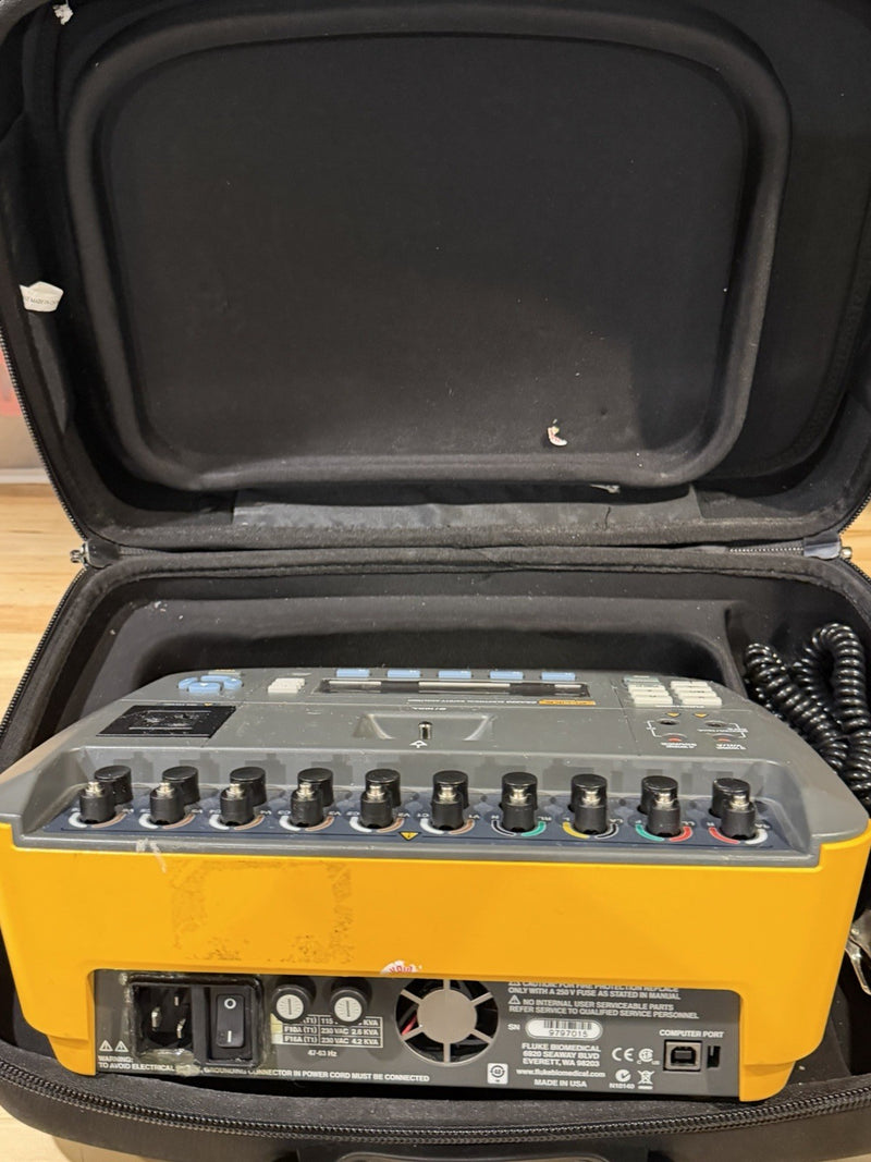 FLUKE ESA620 BIOMEDICAL ELECTRICAL SAFETY ANALYZER WITH CASE & CHARGER